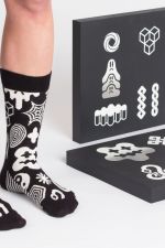 Happy Socks Toykyo Sock en noir avec des motifs blancs